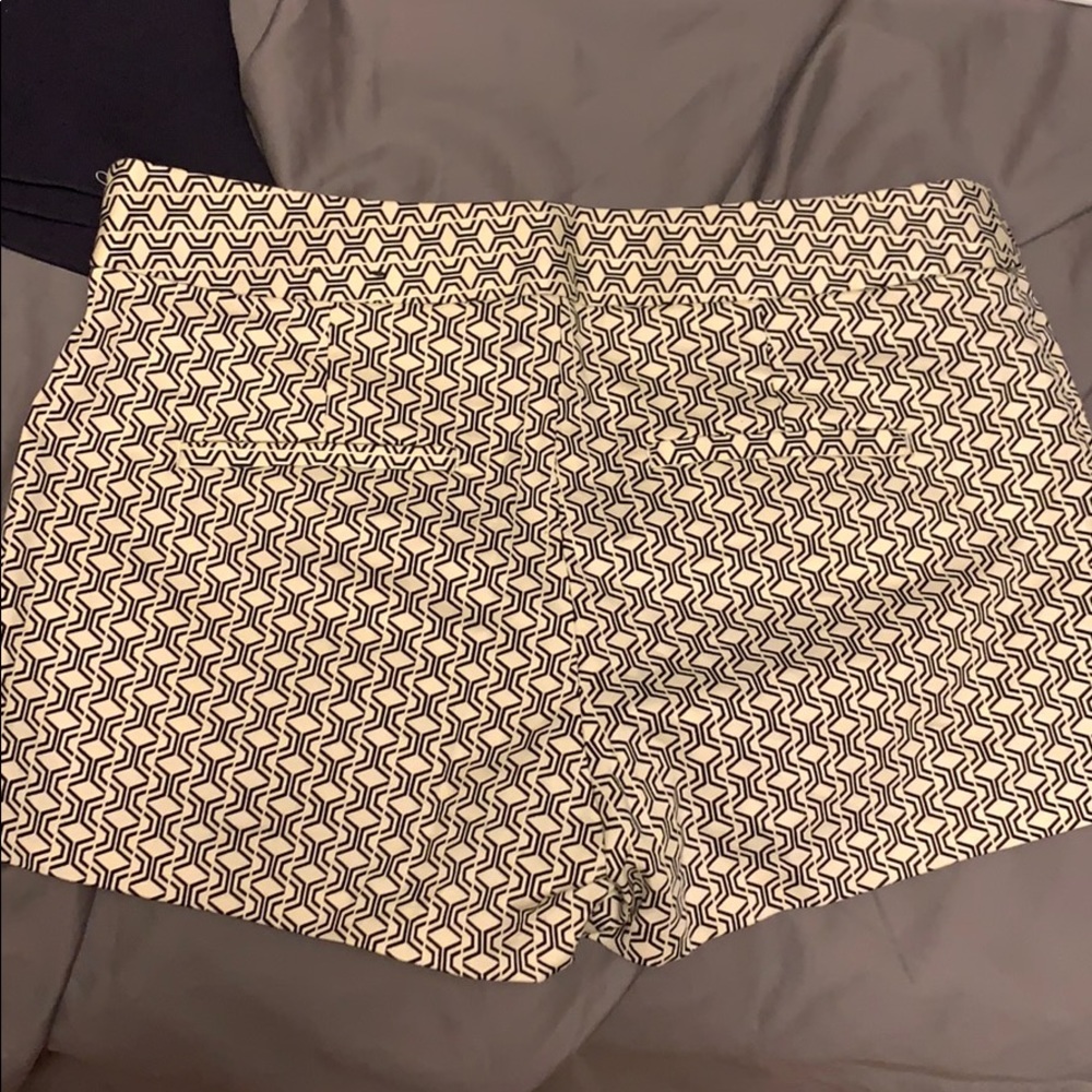 Express Patterned Shorts - image 2